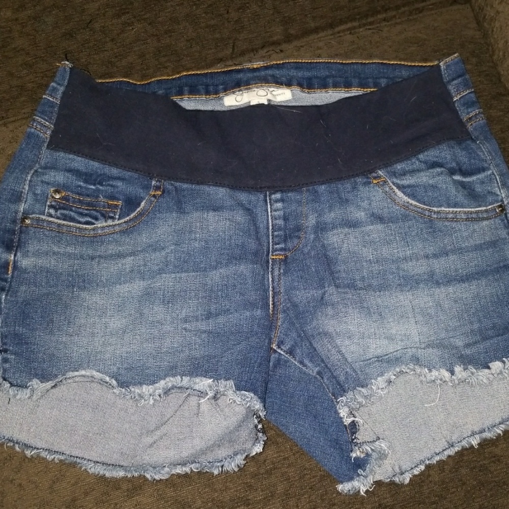 Maternity shorts